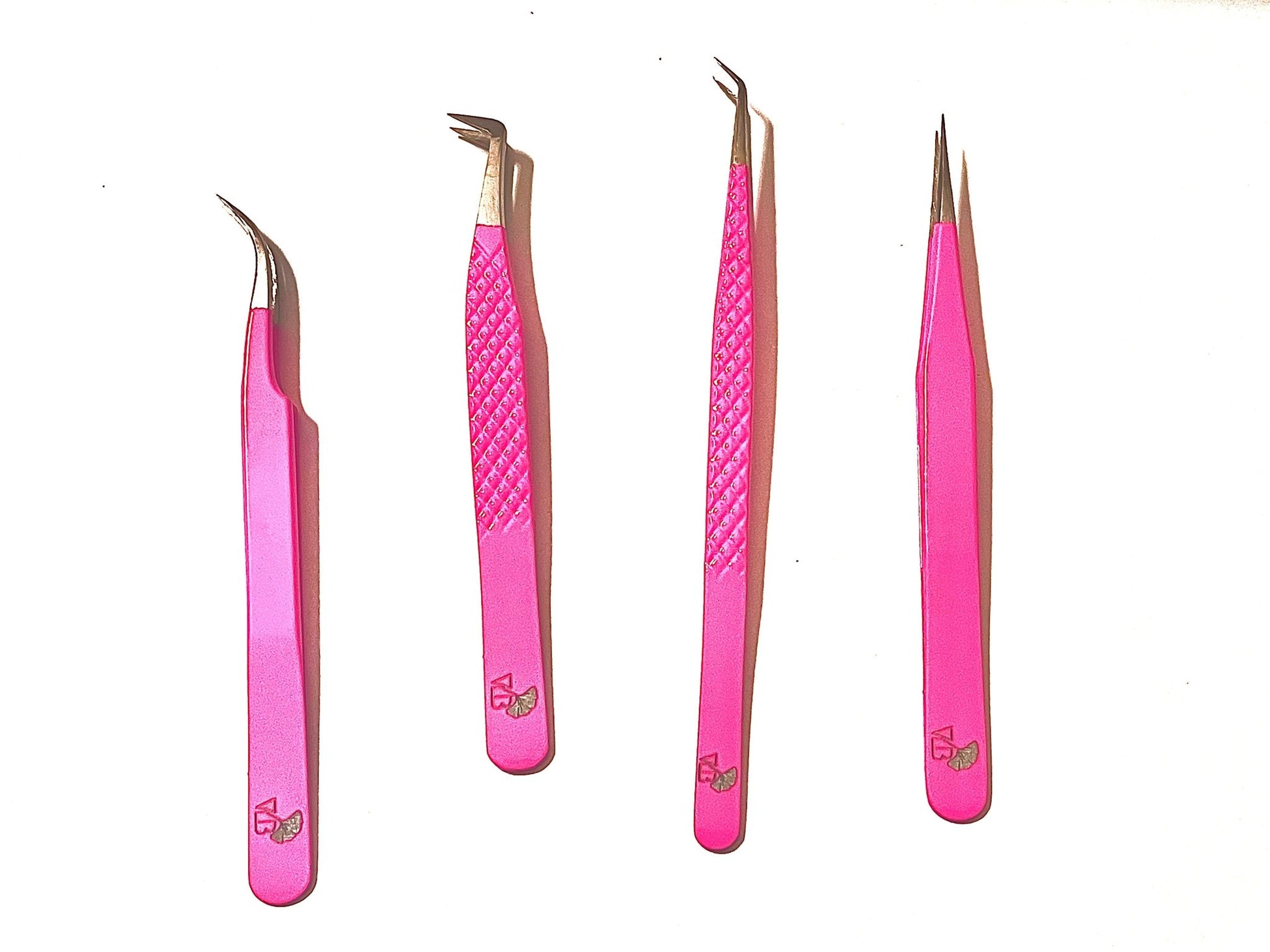 Cuff Tweezer (Pre - Order October) - Vela Lash Bar